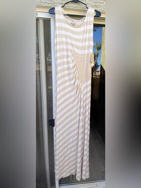 beige by eci striped dress | Dresses | Beige By Eci Black And Cream Maxi Size 4 Neckline Puff Sleeves Self bridal mini dress Best Dresses for Every Collection:Saharan Sands